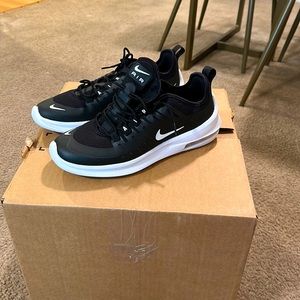 Brand new Nike Air max size 10
